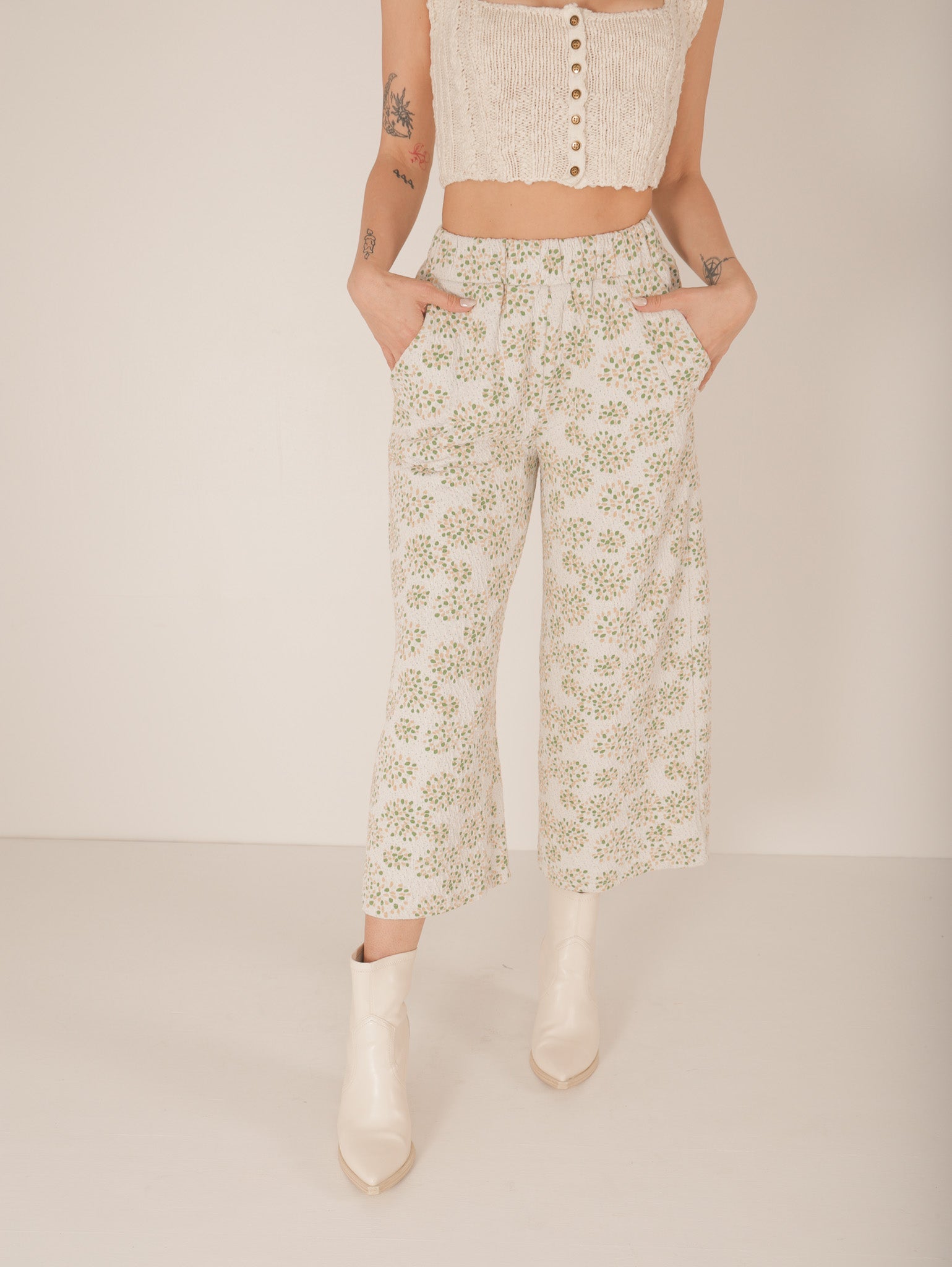 Molly Green - Lyra Flower Jacquard Pants - Pants