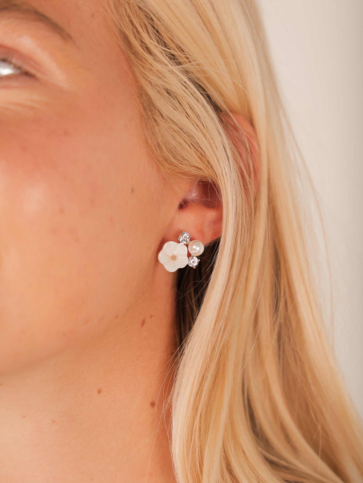 Molly Green - Pearly Flower Studs - Jewelry